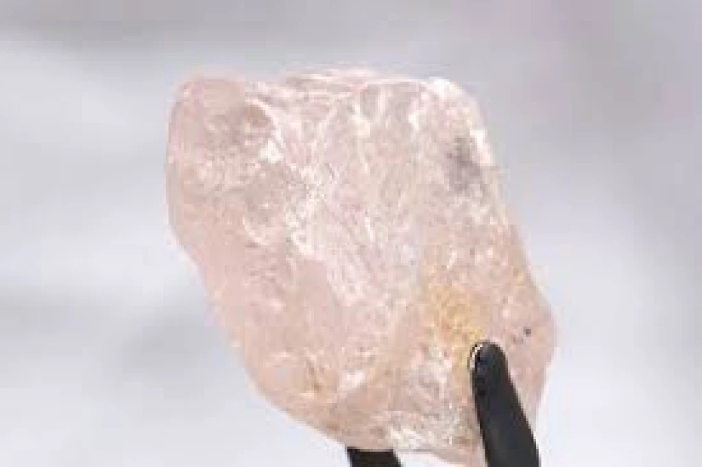 Perfectly imperfect: the discovery of the second-largest pink diamond has left the world in awe. What gives diamonds their colour? - Background